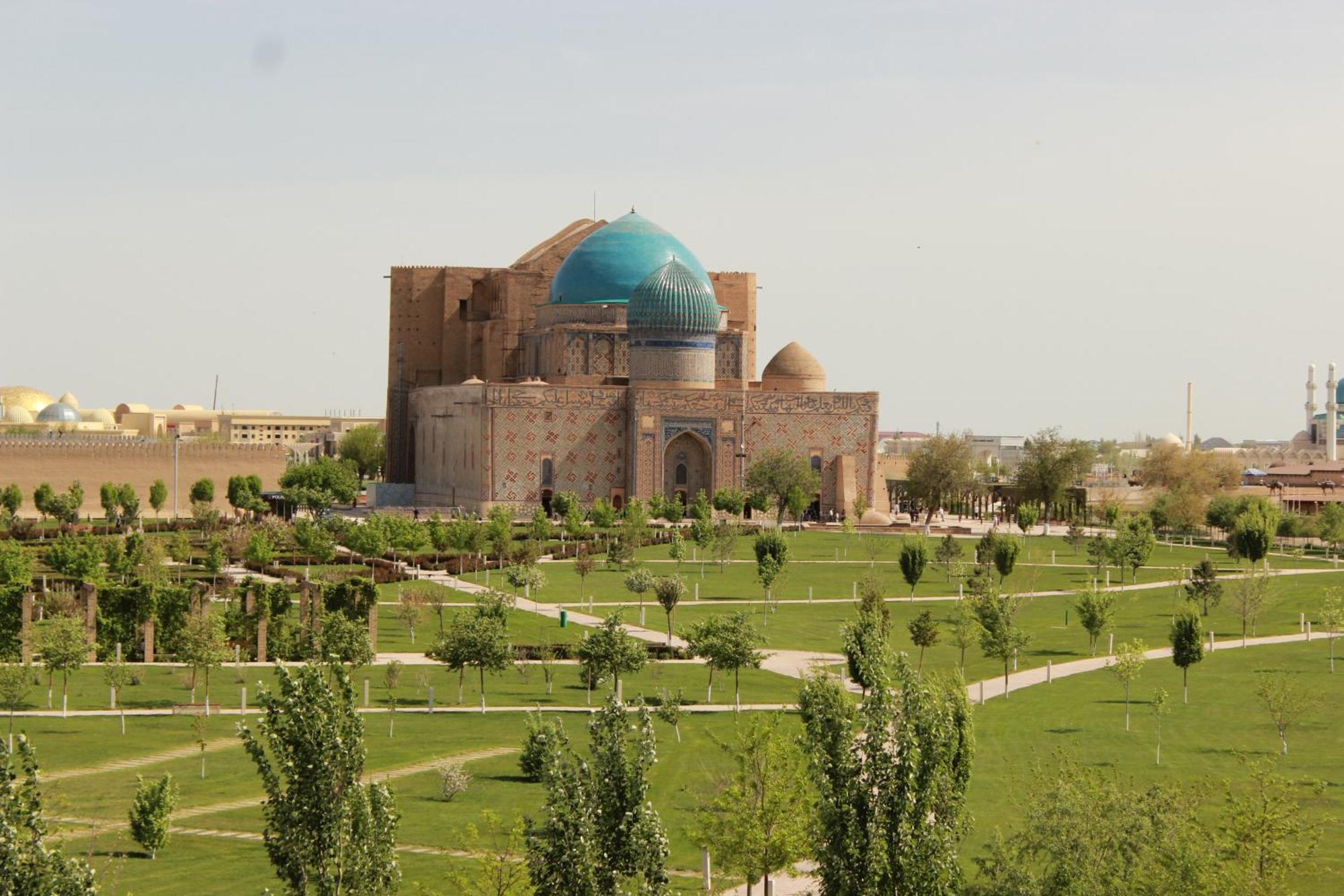 Yassy Hotel, Turkistan Exterior foto
